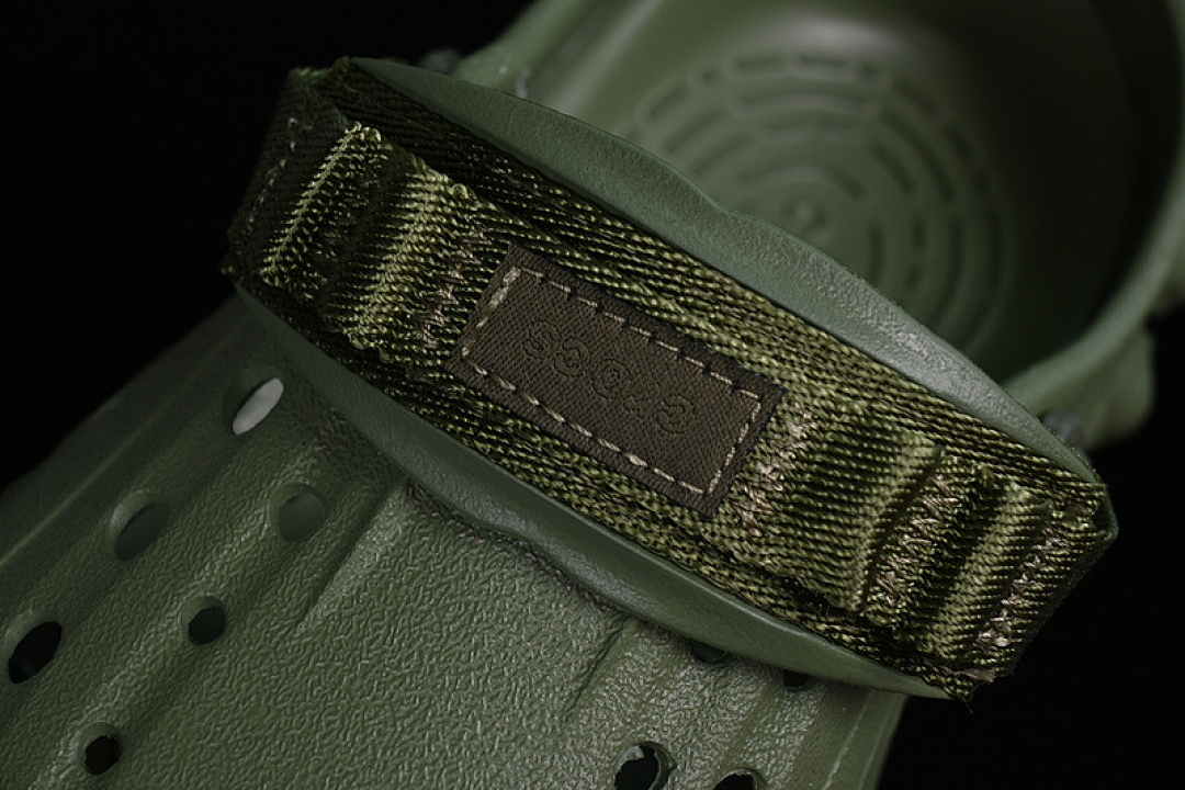 Crocs [SALEHE BEMBURY X CROCS POLLE CLOG ARMY GREEN/ARMY GREEN]-[UNISEX:36-46] - Image 4