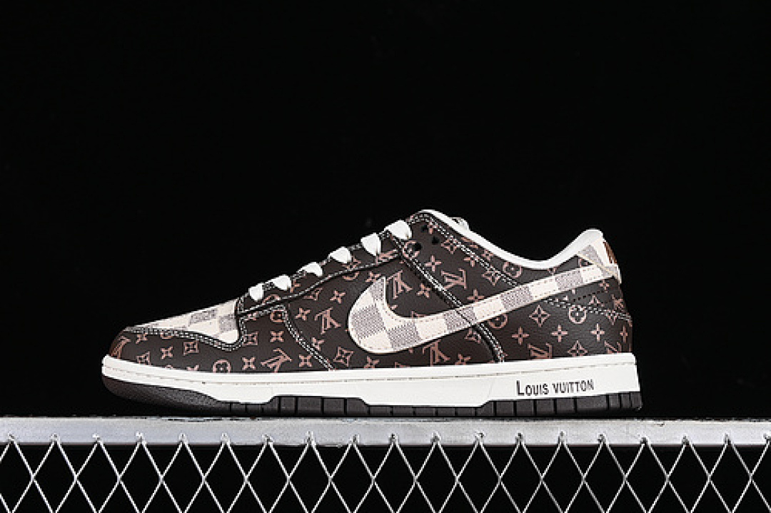 Nike SB DUNK LOW L*V WHITE/BROWN · SJ2068-255, photo 1