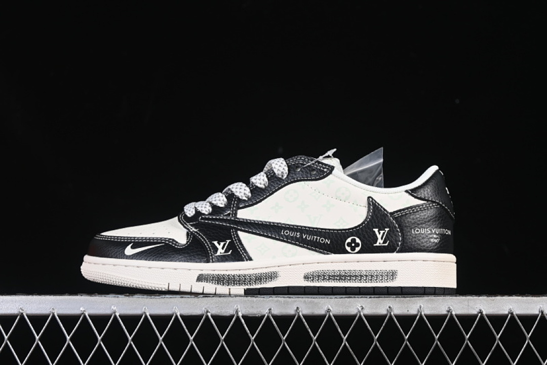 Jordan AIR Jordan 1 LOW OG SP WHITE/BLACK · CX5050-Y29, photo 1