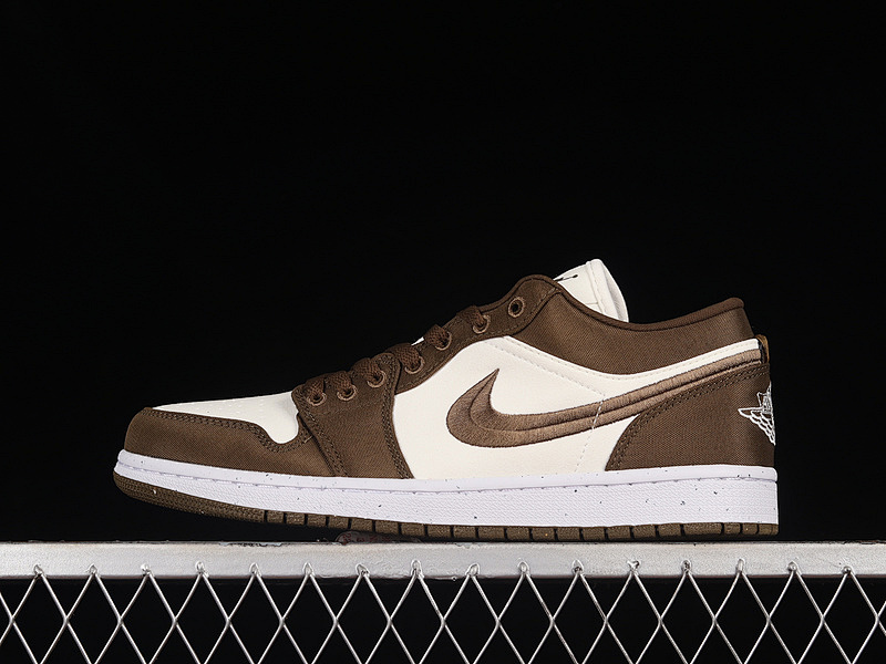 Jordan AIR Jordan 1 LOW SE LIGHT OLIVE/WHITE/SAIL · DV0426-301, photo 1