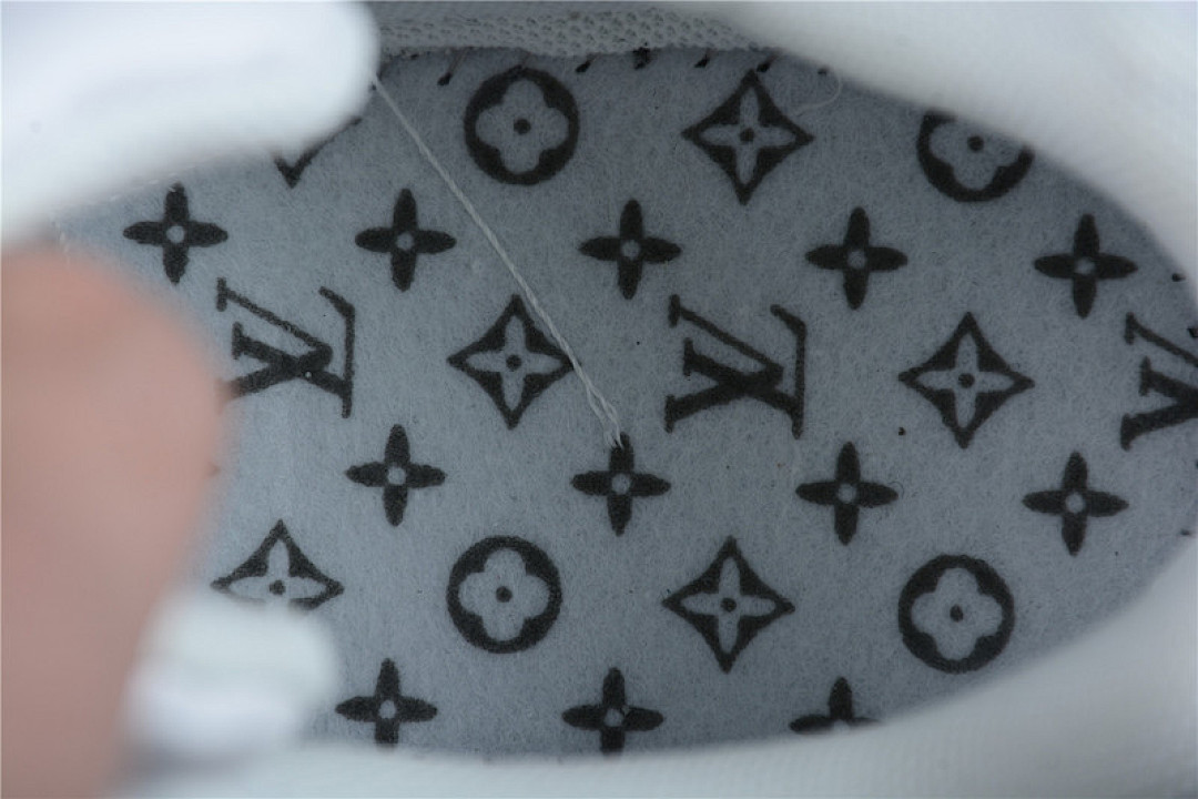 Louis Vuitton [65PIOO201]-[L*V TRAIL SNEAKERS WHITE/WHITE/MULTI-COLOR]-[MAN:38-45] - Image 4