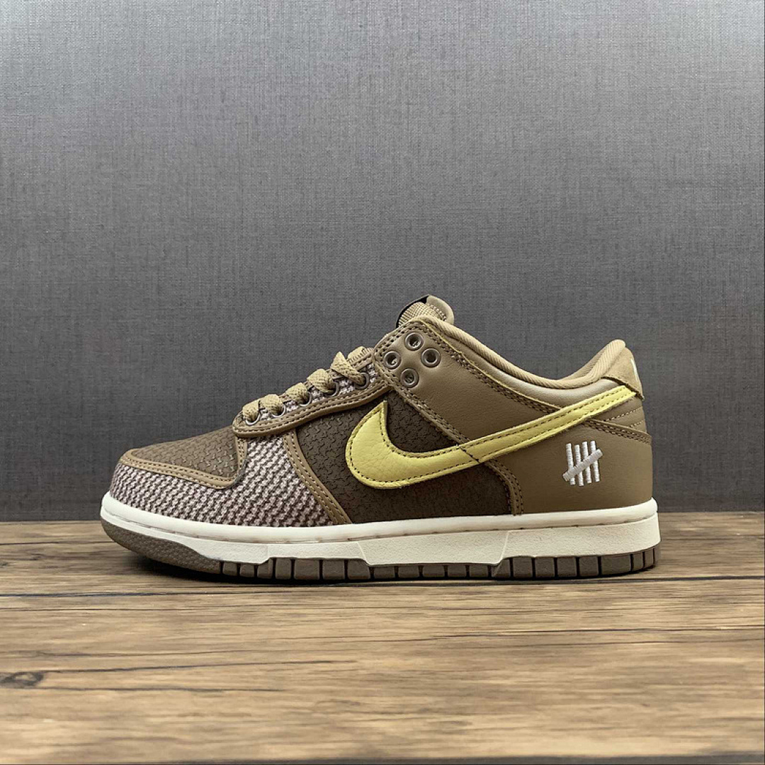 Undefeated Nike UNDEFEATED X SB DUNK LOW SP CANTEEN/CANTEEN/LEMON FROST · DH3061-200, photo 1