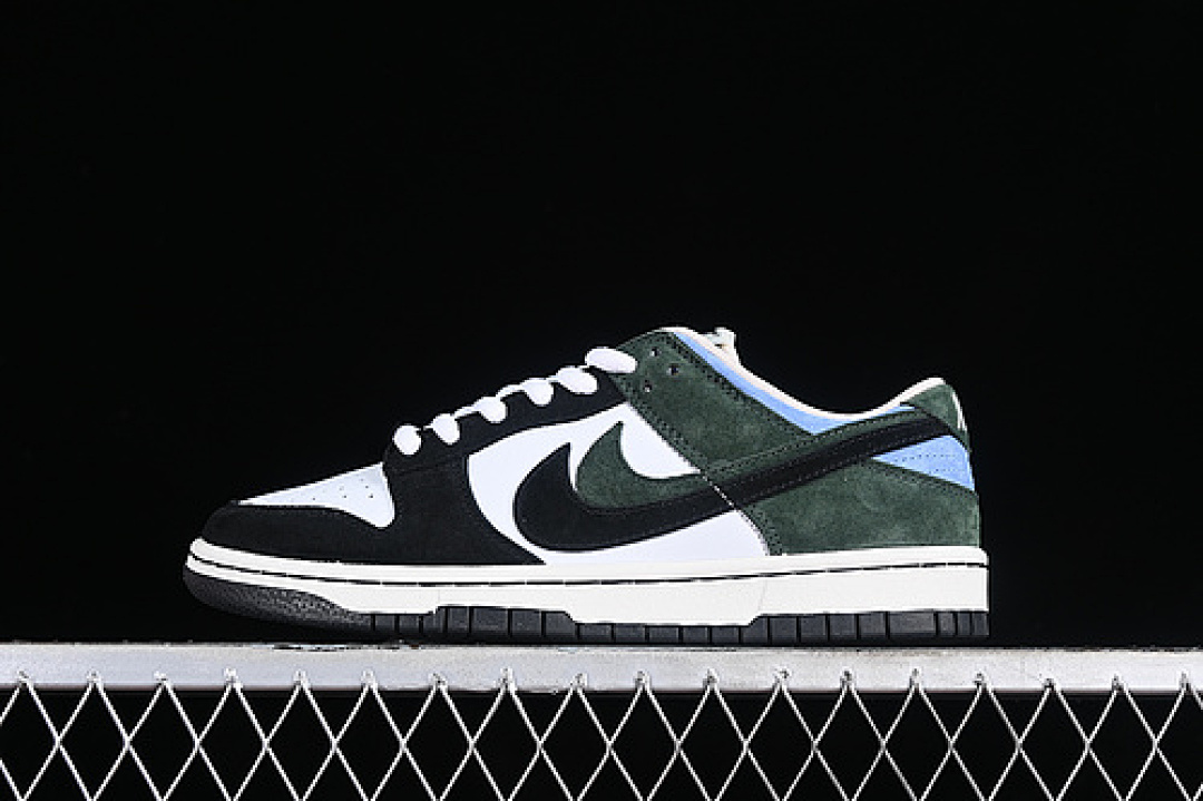 Unbranded [CT2552-897]-[OTOMO KATSUHIRO SB DUNK LOW STEAMBOY OST WHITE/BLACK/GREEN/BLUE]-[UNISEX:36-47.5], photo 1
