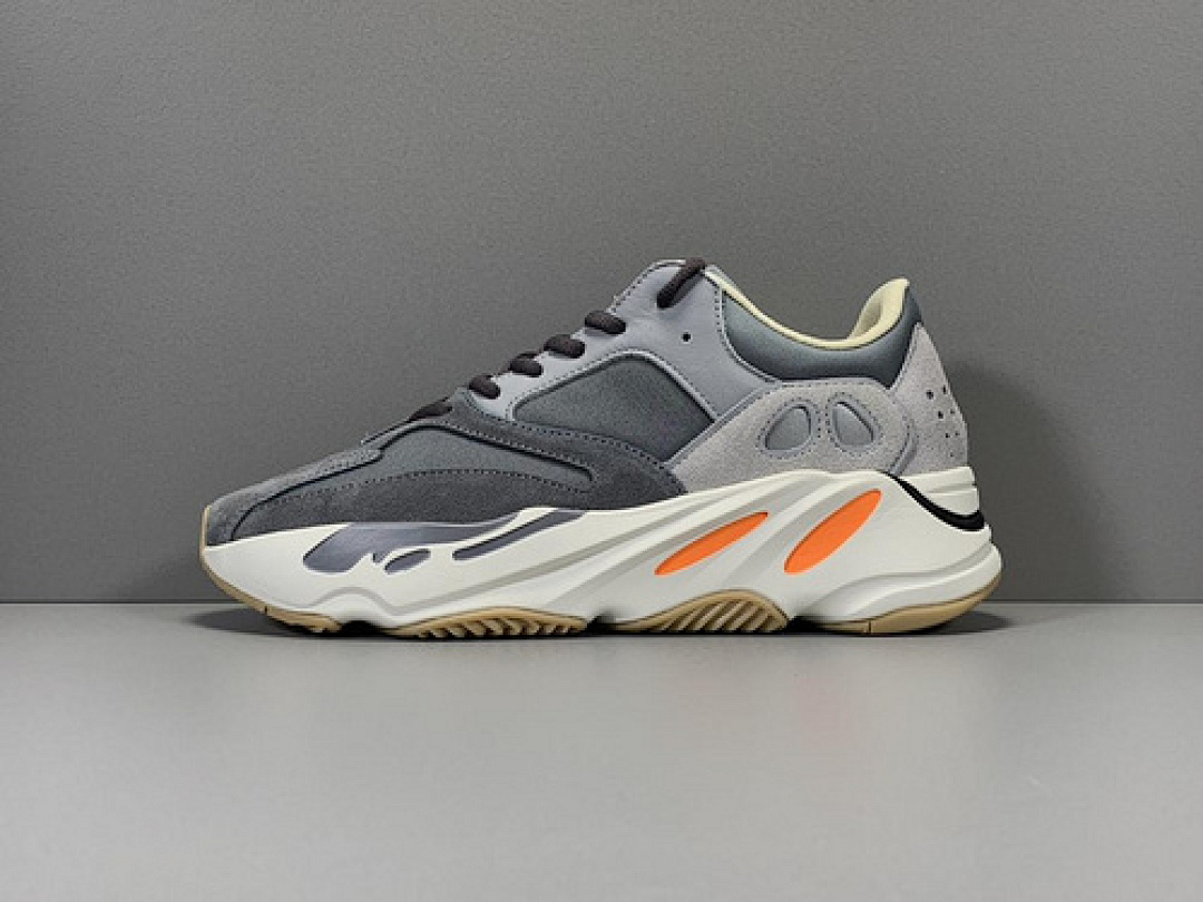 On Running [FV8424]-[OG YEEZY BOOST 700 V2 HOSPITAL BLUE/HOSPITAL BLUE]-[UNISEX:36-48], photo 1