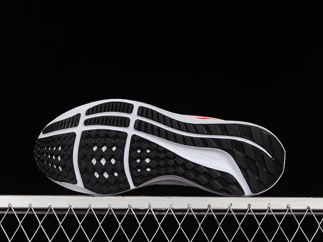 Nike [DX3350-100]-[AIR ZOOM PEGASUS 39 WHITE/BRIGHT CRIMSON/BLACK/VOLT]-[MAN:39-45] - Image 13
