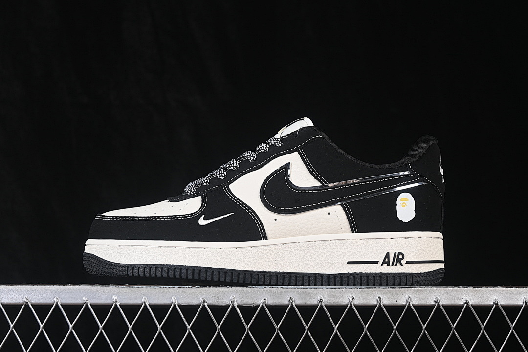 Nike [DW8806-003]-[AIR FORCE 1 07 LOW CASUAL SNEAKERS WHITE/BLACK]-[WOMAN:36-39.5]-[MAN:40-45], photo 1