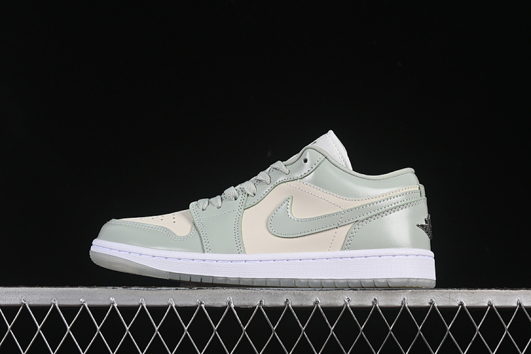 Jordan [HF4078-100]-[AIR JORDAN 1 LOW SAIL/METALLIC SILVER/WHITE/SEAFOAM]-[WOMAN:35.5-39]-[MAN:40-46], photo 1