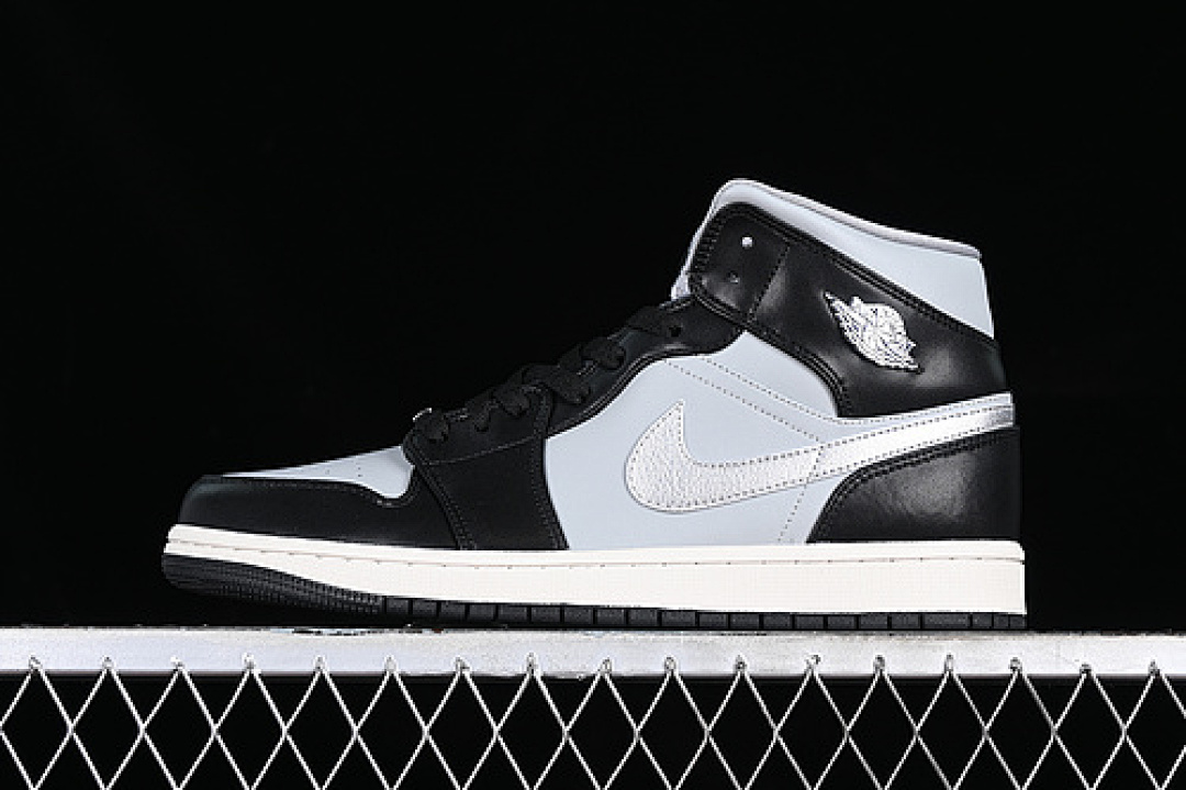 Jordan AIR Jordan 1 MID SE BLACK CHROME WHITE/GREY/BLACK · FB9892-002, photo 1