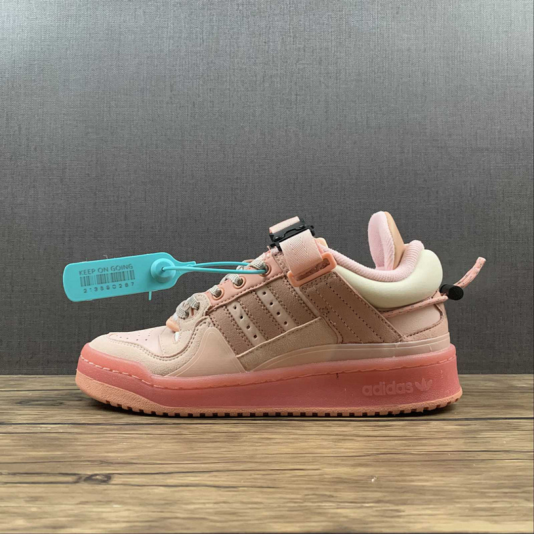 Buckle BAD BUNNY X FORUM BUCKLE LOW EASTER EGG ICEY PINK/BLUSH/TRACE PINK · GW0265, photo 1