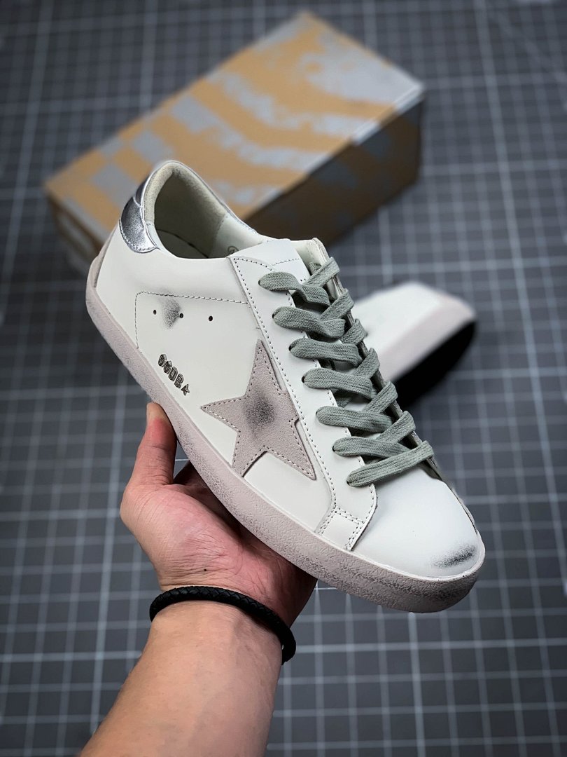 Golden Goose [GOIDEN*GOOSE WHITE/LIGHT GREY/LIGHT GREY]-[WOMAN:35-39]-[MAN:40-44], photo 1