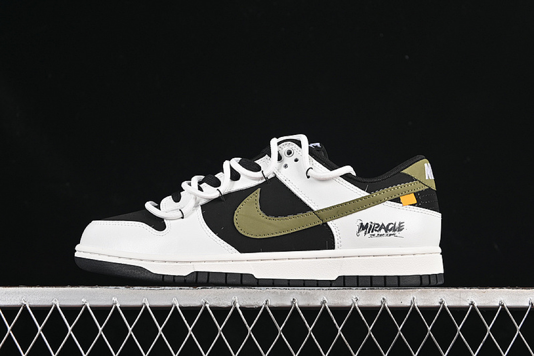 Unbranded [WG0414-024]-[SB DUNK LOW JUST DO IT WHITE/BLACK/GREEN]-[MAN:40-46], photo 1