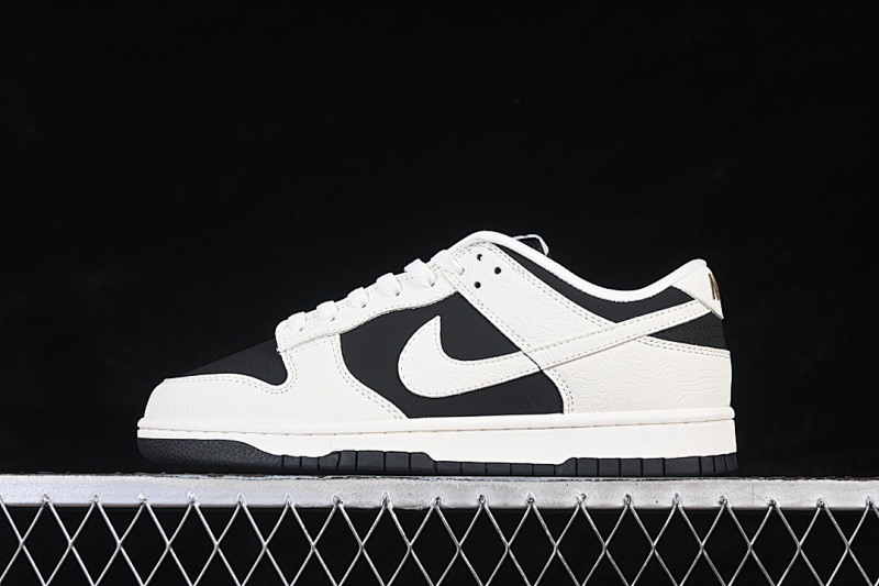 Nike DUNK LOW BLACK/SAIL/METALLIC GOLD/SAIL · IF3944-001, photo 1