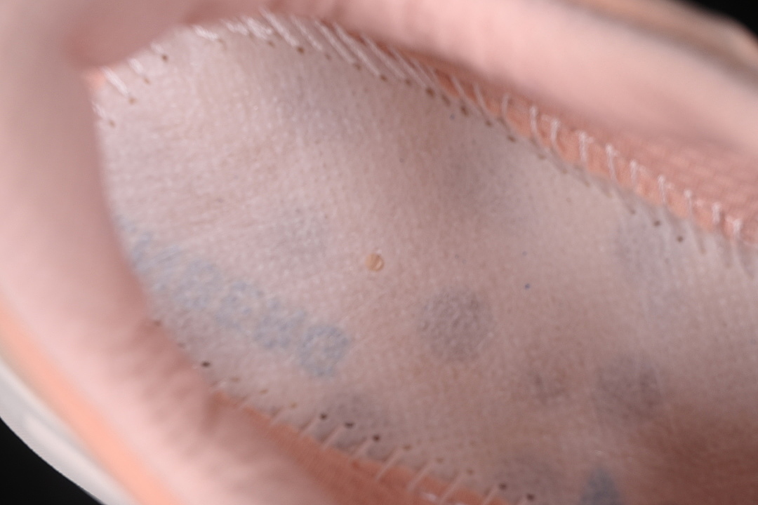On Running [1162012-RLTT]-[HOKA ONE BONDI 9 ROSE LATTE/ROSE CREAM]-[WOMAN:36-39]-[MAN:40-41] - Image 5