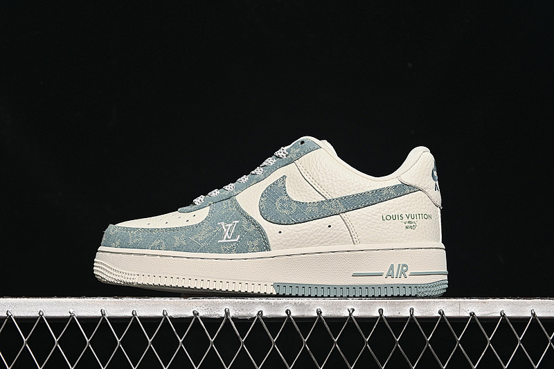 Nike Nike AIR FORCE 1 07 LOW LV WHITE/BLUE · SC0601-554, photo 1