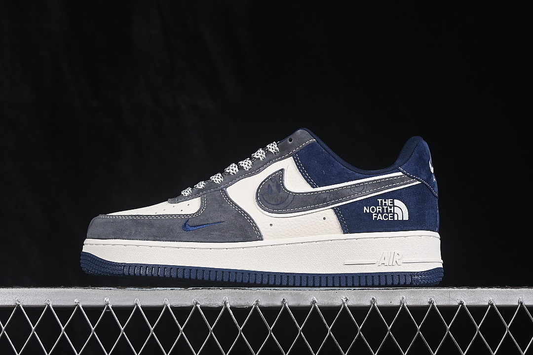 Nike Nike AIR FORCE 1 07 LOW CASUAL SNEAKERS NAVY BLUE/WHITE · LD1999-034, photo 1
