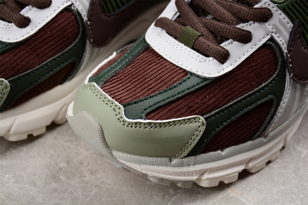 Nike [FD0884-028]-[ZOOM VOMERO 5 SP WHITE/BLACK/GREY/BROWN/GREEN]-[WOMAN:36-39]-[MAN:40-45] - Image 9