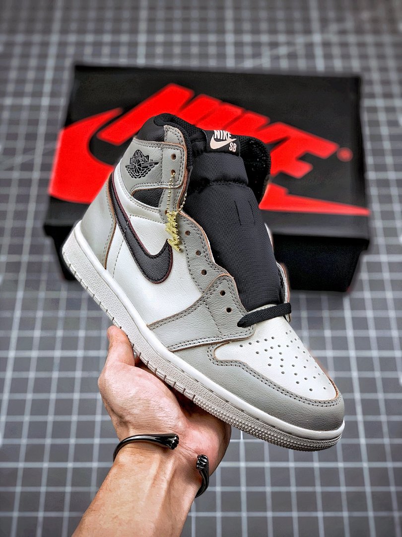 Jordan [CD6578-006]-[AIR JORDAN 1 SB RETRO HIGH OG LIGHT BONE/CRIMSON TINT-HYPER], photo 1