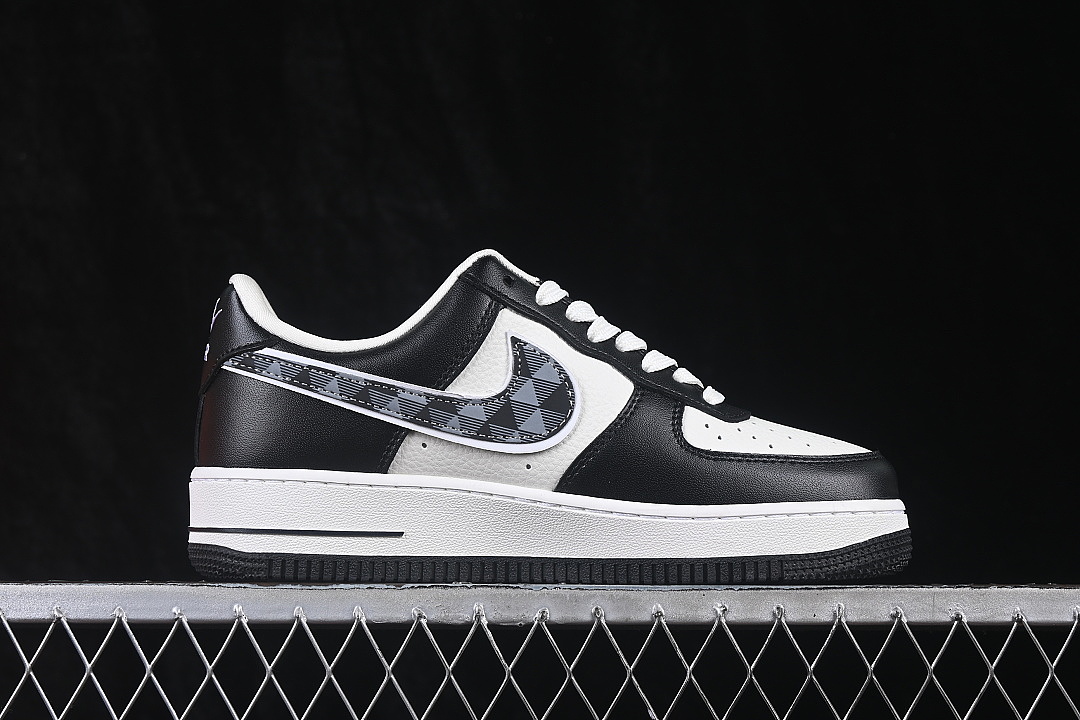 Nike [WY0655-114]-[AIR FORCE 1 07 LOW CASUAL SNEAKERS BLACK/WHITE]-[WOMAN:36-39]-[MAN:40-45] - Image 15