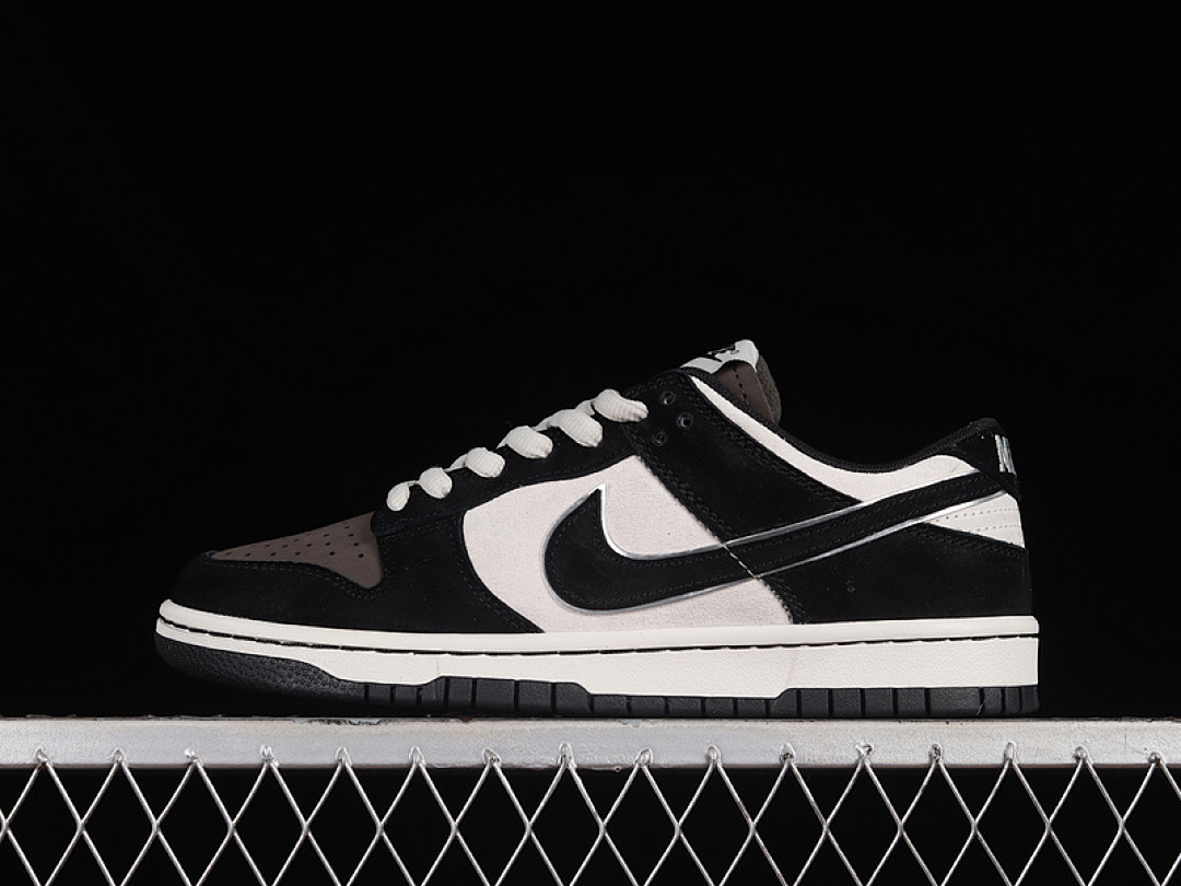 Nike OTOMO KATSUHIRO SB DUNK LOW STEAMBOY OST WHITE/BLACK/GREY · LF0039-033, photo 1