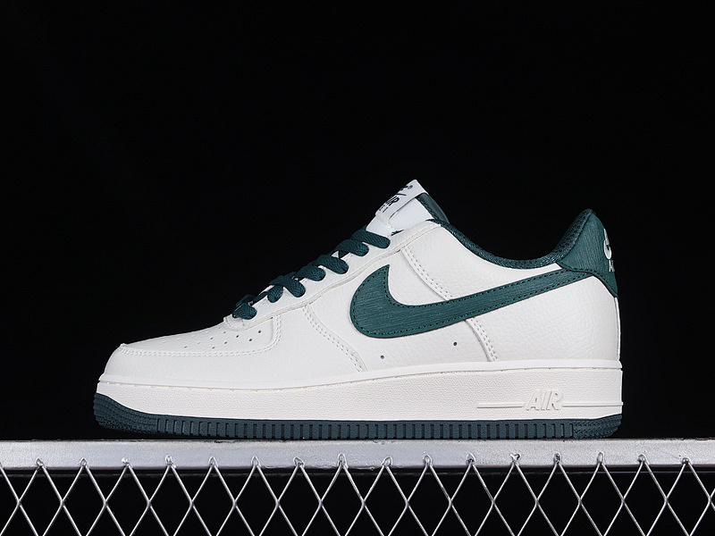 Nike Nike AIR FORCE 1 LOW 07 SU19 WHITE/WHITE/DARK GREEN · PO3699-807, photo 1