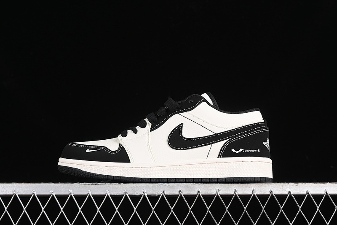 Jordan AIR Jordan 1 LOW BLACK/WHITE · SJ6650-011, photo 1