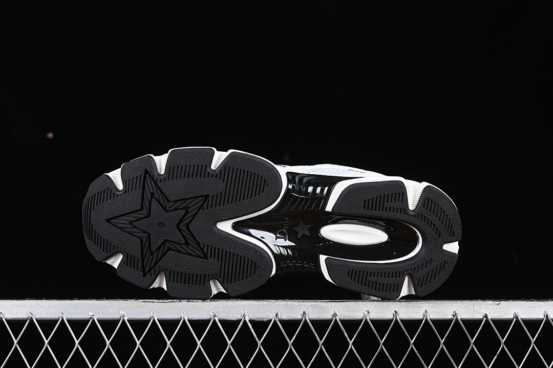 On Running [ROUND TOED LACE UP CASUAL SPORTS RUNNING SHOES WHITE/BLACK]-[WOMAN:36-39]-[MAN:40-45] - Image 14