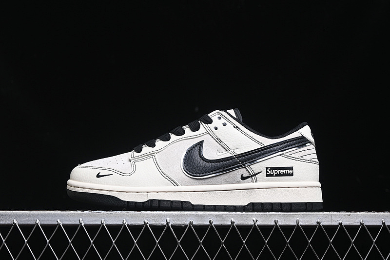 Supreme Nike SB DUNK LOW SUPREME WHITE/BLACK/SILVER · XX3186-302, photo 1
