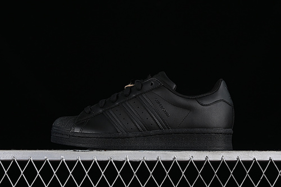 Adidas SUPERSTAR ALL BLACK CORE BLACK/CORE BLACK · EG4957, photo 1