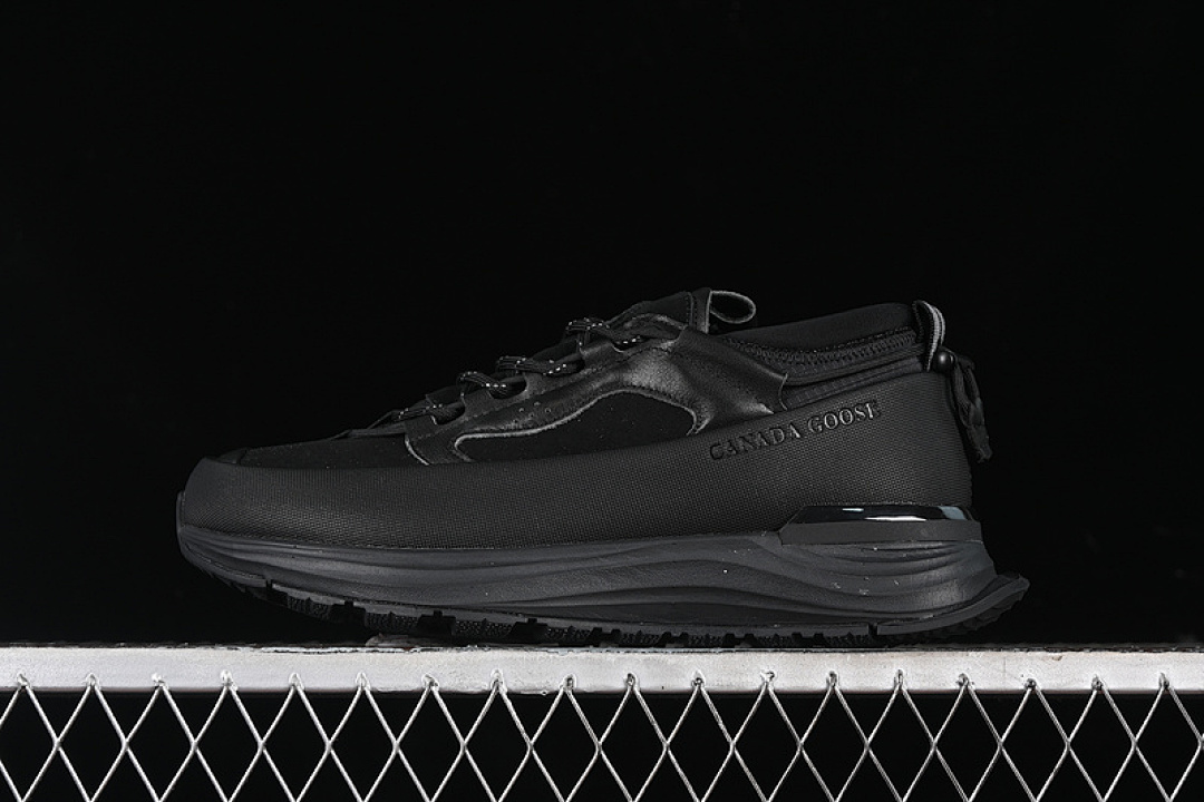 On Running [MONCLER TRAILGRIP GTX BLACK]-[MAN:40-46], photo 1