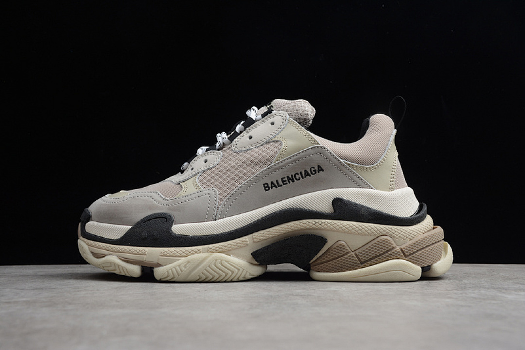 Unbranded [ECBA800616H]-[TRIPLE S SNEAKER DADSHOE GREY/BLACK]-[WOMAN:35-39]-[MAN:40-45]-[1.8-200], photo 1