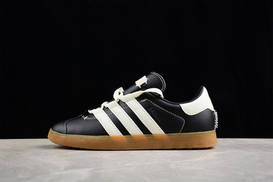 Unbranded [ID3517]-[GAZELLE INDOOR TRAINERS WHITE/BLACK/BROWN]-[WOMAN:36-39]-[MAN:40-45], photo 1