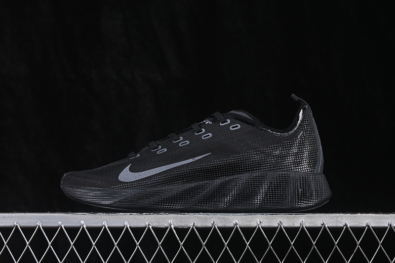 COMFORTABLE SNUG AND BREATHABLE RUNNING SHOES BLACK/INKINESS · HM9697-004, photo 1