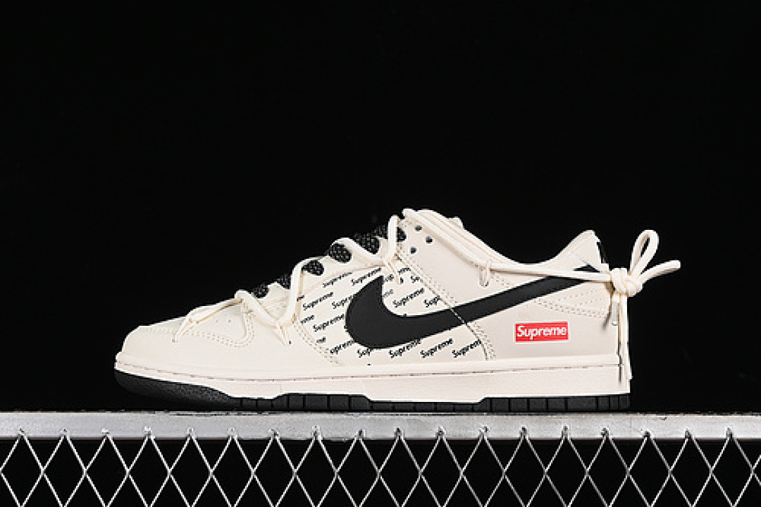 Supreme Nike SB DUNK LOW SUPREME WHITE/GREY/BLACK · JJ5688-108, photo 1