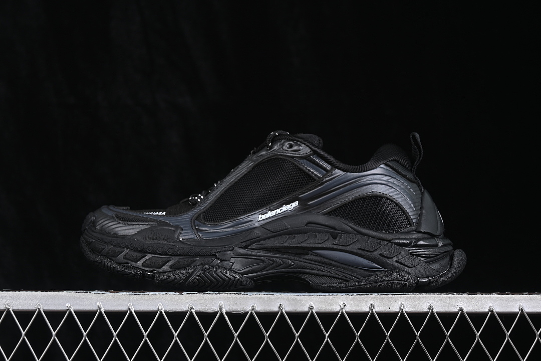 Balenciaga Balenciaga TRIPLE S 2 GRADIENT MESH RUNNING SHOES BLACK/BLACK · WTRS21011, photo 1