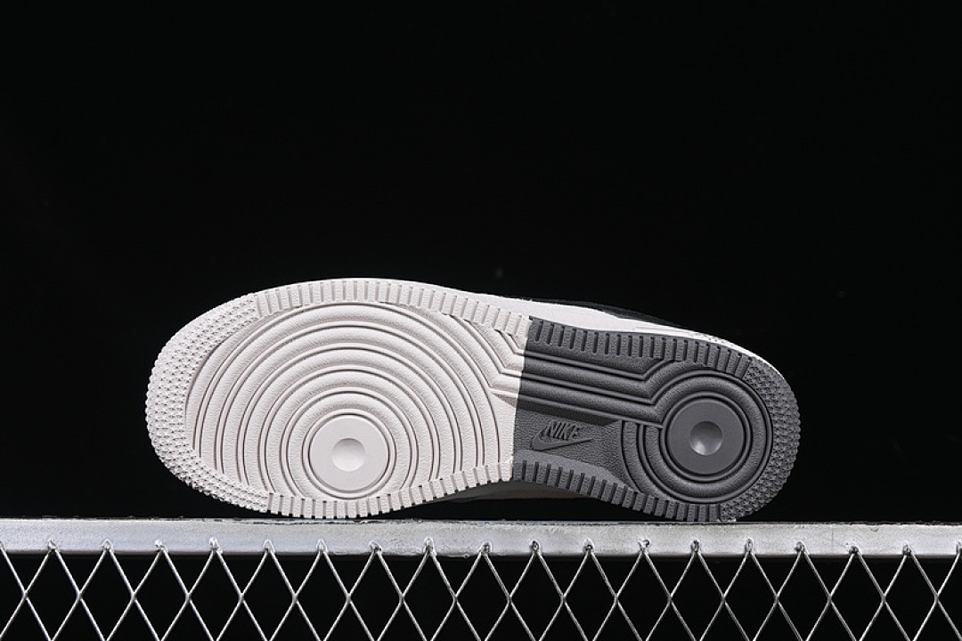 Nike [DM6688-052]-[AIR FORCE 1 07 LOW WHITE/GREY/BLACK/SILVER/RED]-[WOMAN:36-39]-[MAN:40-45] - Image 15