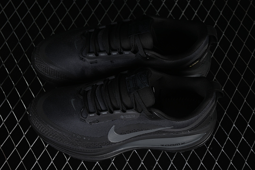 Nike [HQ7002-001]-[VOMERO 18 GORE-TEX BLACK/ANTHRACITE]-[WOMAN:36-39]-[MN:40-46] - Image 11