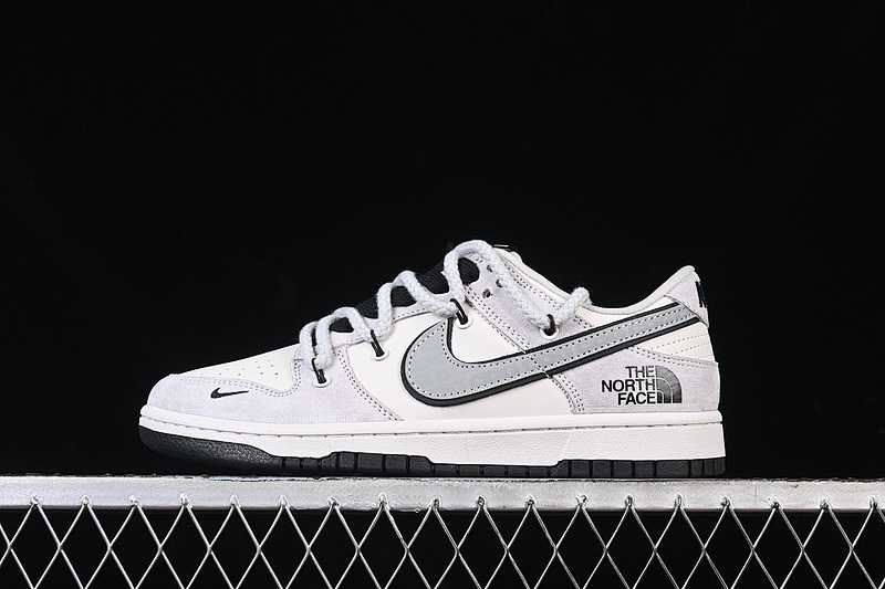 Comme des Garcons Nike SB DUNK LOW CDG WHITE/GREY/BLACK · XX3168-307, photo 1
