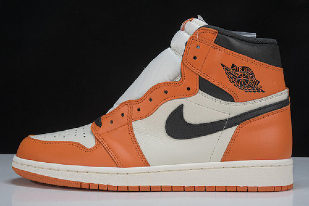 Jordan [555088-113]-[AIR JORDAN 1 RETRO HIGH OG WHITE/BLACK/ORANGE]-[MAN:40-46], photo 1