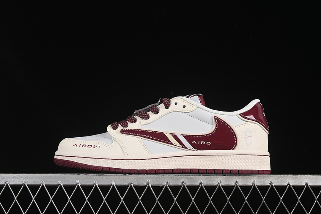 Jordan TRAVIS SCOTT X FRAGMENT DESIGN AIR Jordan 1 LOW OG SP GREY/WHITE/RED · FC1688-239, photo 1