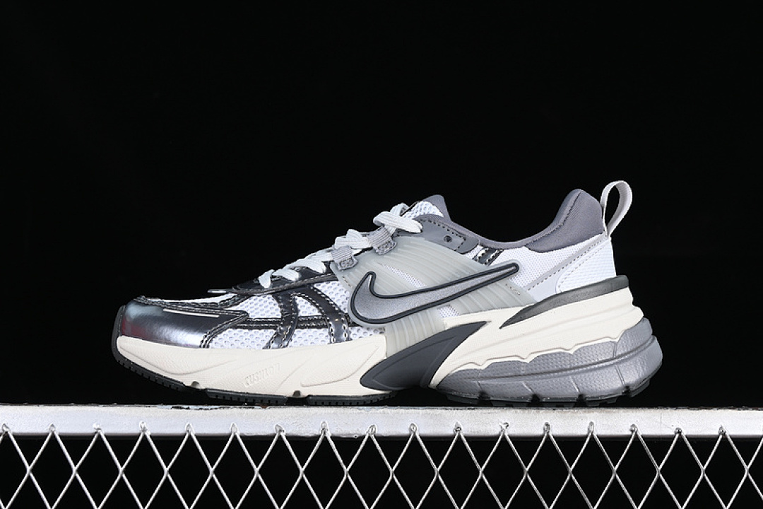 V2K RUNTEKK 3XL WHITE/GREY/BLACK · FD0736-003, photo 1