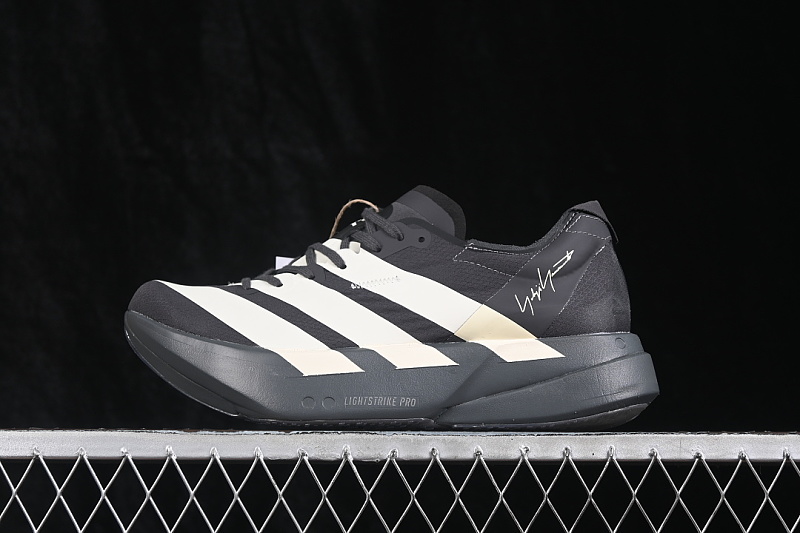 Adidas Adidas LIGHT AND LOW TOP RUNNING SHOES BLACK/DARK GRAY/WHITE · KI6876, photo 1