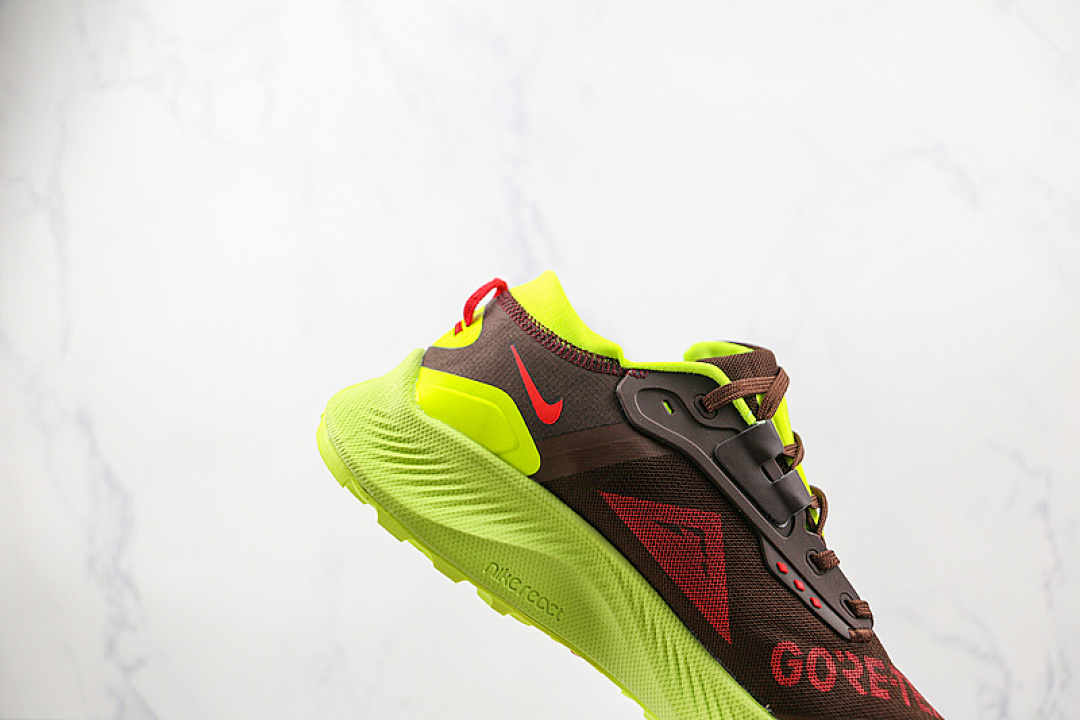 Nike [DO6728-200]-[PEGASUS TRAIL 3 GTX DARK CHOCOLATE VOLT/BRIGHT CRIMSON]-[WOMAN:36-39]-[MAN:40-45] - Image 6