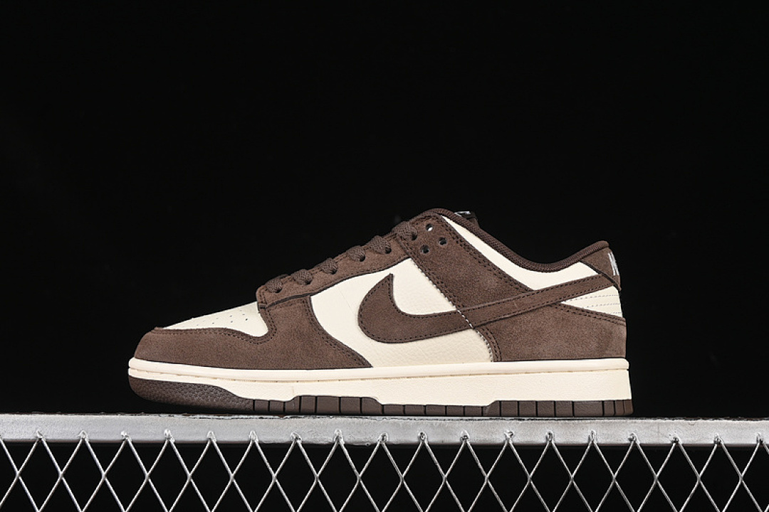 Unbranded [FQ8249-104]-[SB DUNK LOW PALE IVORY/PALE IVORY/BAROQUE BROWN]-[WOMAN:35.5-39]-[MAN:40-47.5], photo 1
