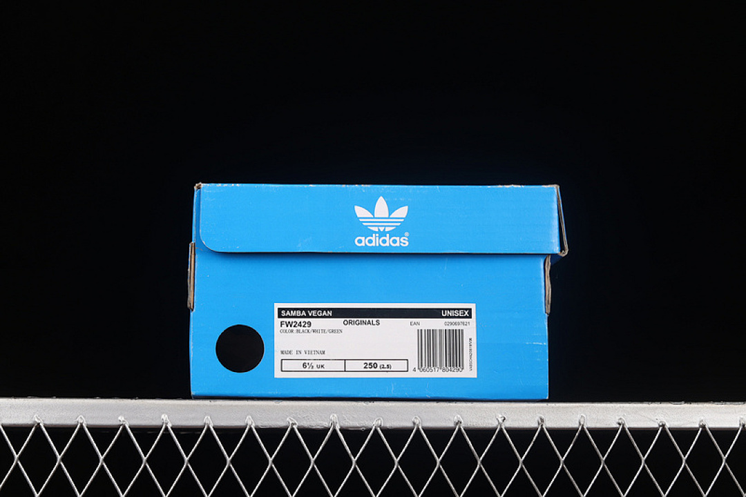 Adidas [FW2429]-[SAMBA VEGAN SHOES CORE BLACK/CLOUD WHITE/GREEN]-[MAN:39-45] - Image 12