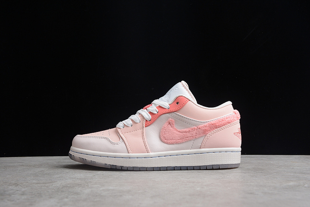 Jordan [DM5443-666]-[CJ AIR JORDAN 1 LOW SE MIGHTY SWOOSHERS LIGHT SOFT PINK/PINK SALT], photo 1
