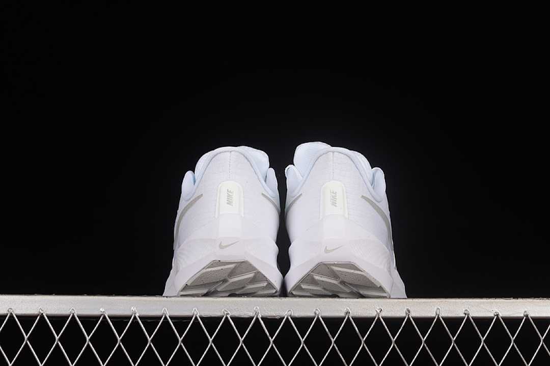 Nike [DH4072-100]-[AIR ZOOM PEGASUS 39 WHITE/SILVER/WHITE]-[WOMAN:36-39]-[MAN:40-45] - Image 13
