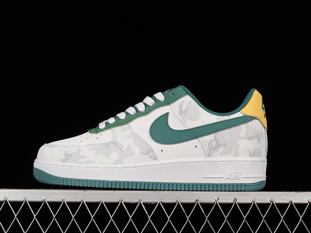 Nike [AF1234-009]-[AIR FORCE 1 LOW 07 WHITE/WHITE/GREEN]-[WOMAN:36-39]-[MAN:40-45], photo 1