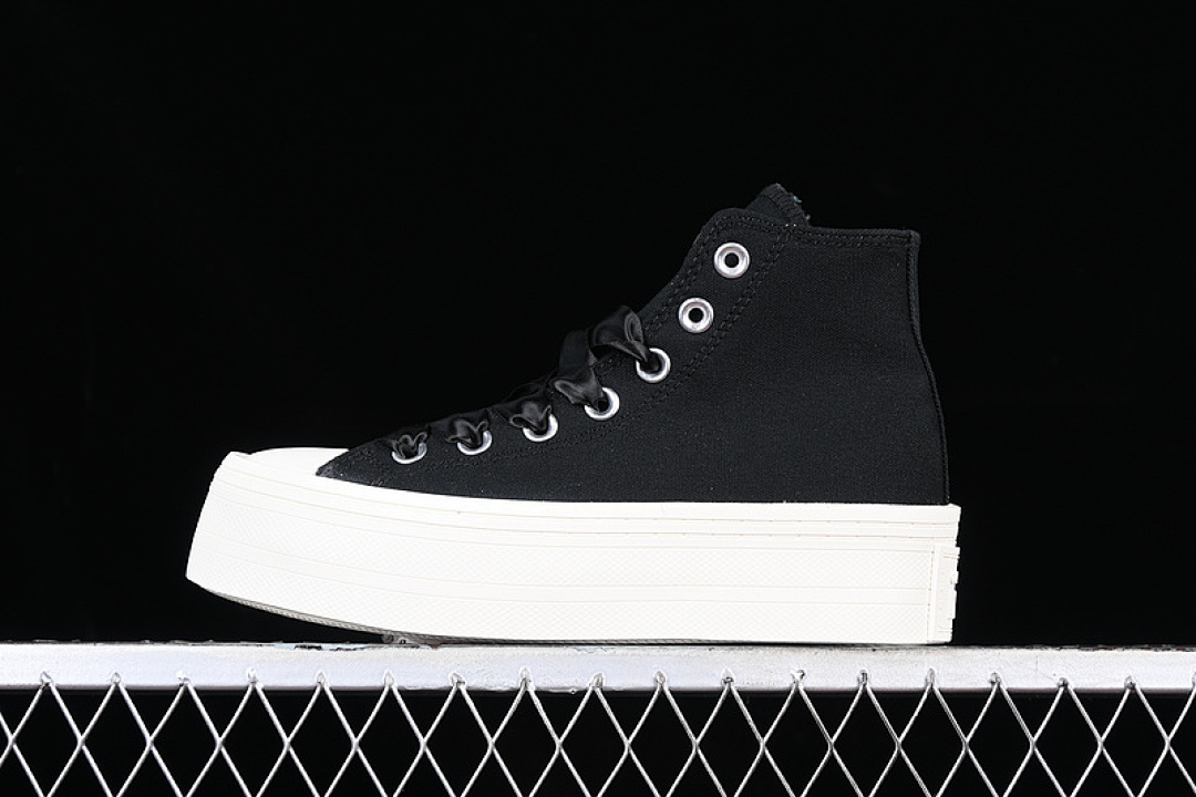Converse [A06141C]-[CONVERSE ALL STAR MODERN LIFT WHITE/BLACK]-[WOMAN:35-39]-[MAN:40-44], photo 1