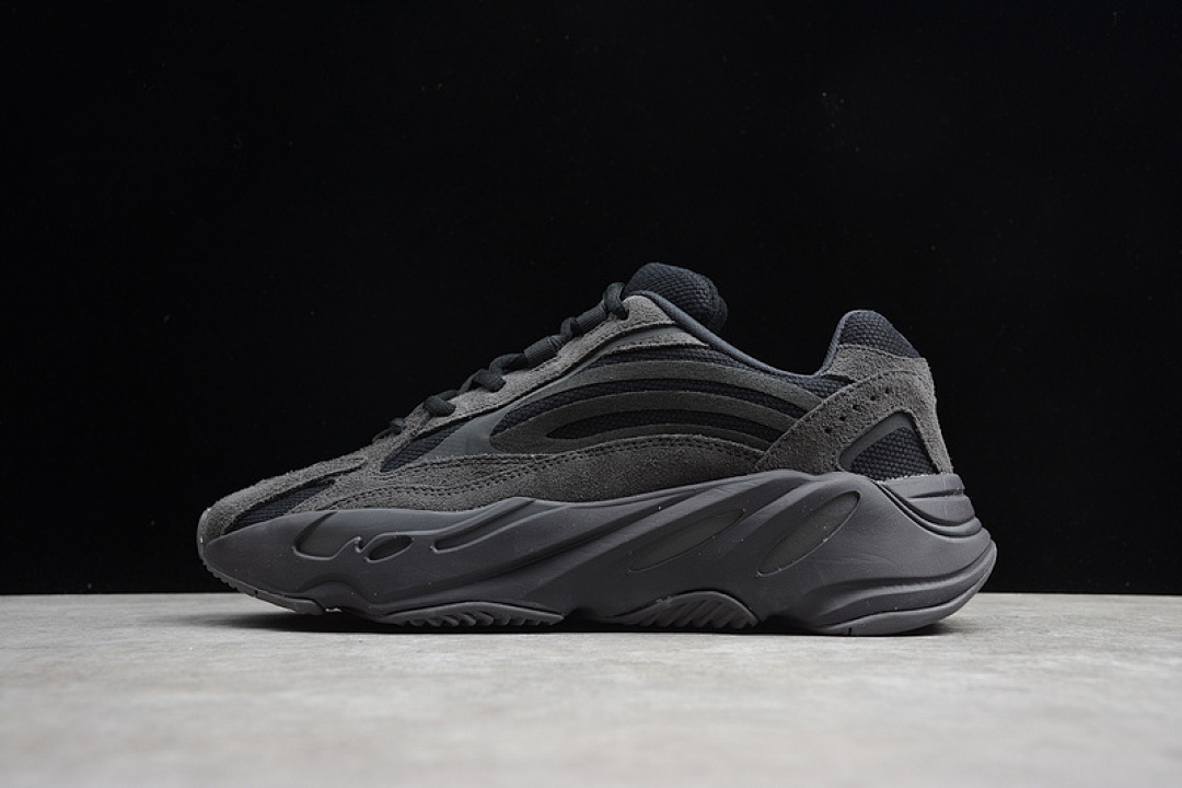 On Running [FU6684]-[GT YEEZY BOOST 700 V2 SHOES VANTA VANTA/VANTA]-[WOMAN:36-39]-[MAN:40-45], photo 1
