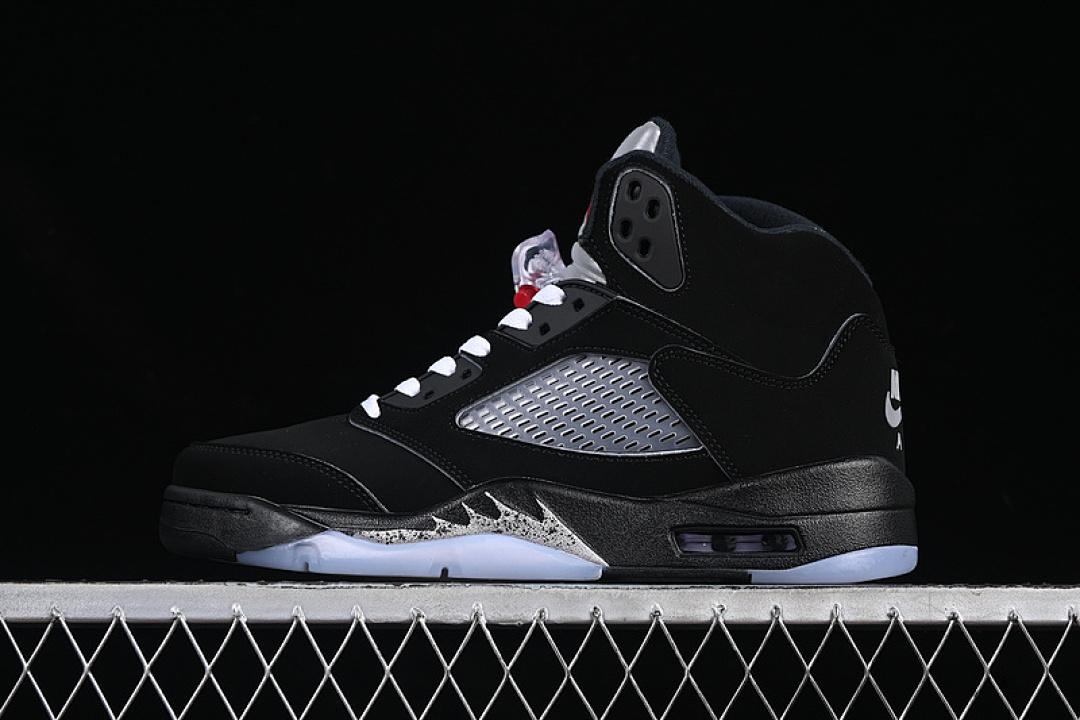 Jordan [HF3975-001]-[AIR JORDAN 5 BLACK METALLIC REIMAGINED BLACK/WHITE/METALLIC SILVER/FIRE (RED]), photo 1
